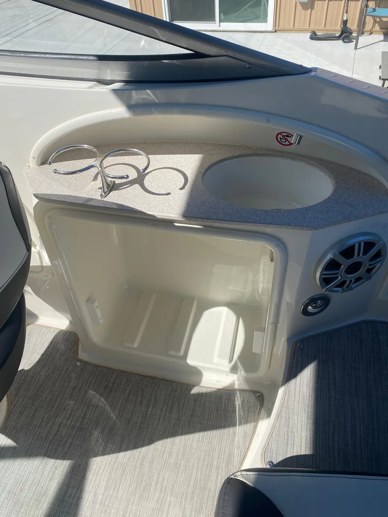 Slide: The Image of 2017 Stingray 215LR - 17