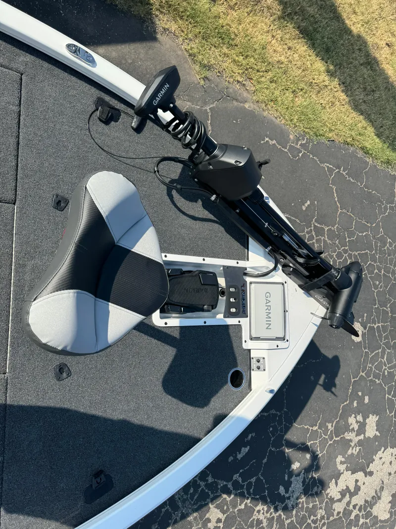 Slide: The Image of 2025 Vexus AVX 1880 boat deck with seat and Garmin trolling motor. - 28