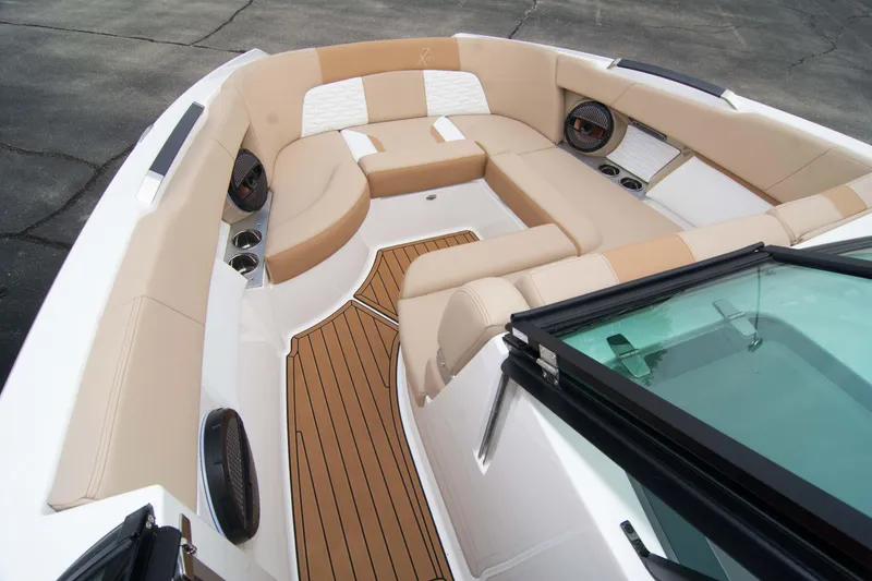 Slide: The Image of MasterCraft X26 2025 - 50