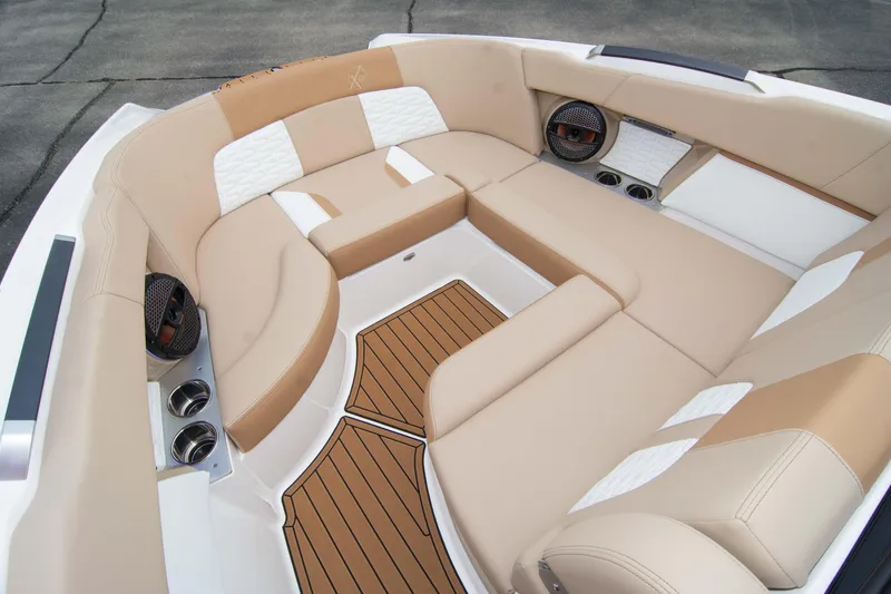 Slide: The Image of MasterCraft X26 2025 - 51