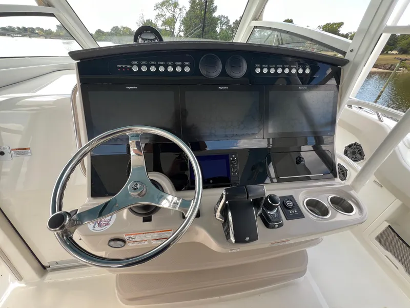 Slide: The Image of Boston Whaler 420 Outrage 2023 - 10
