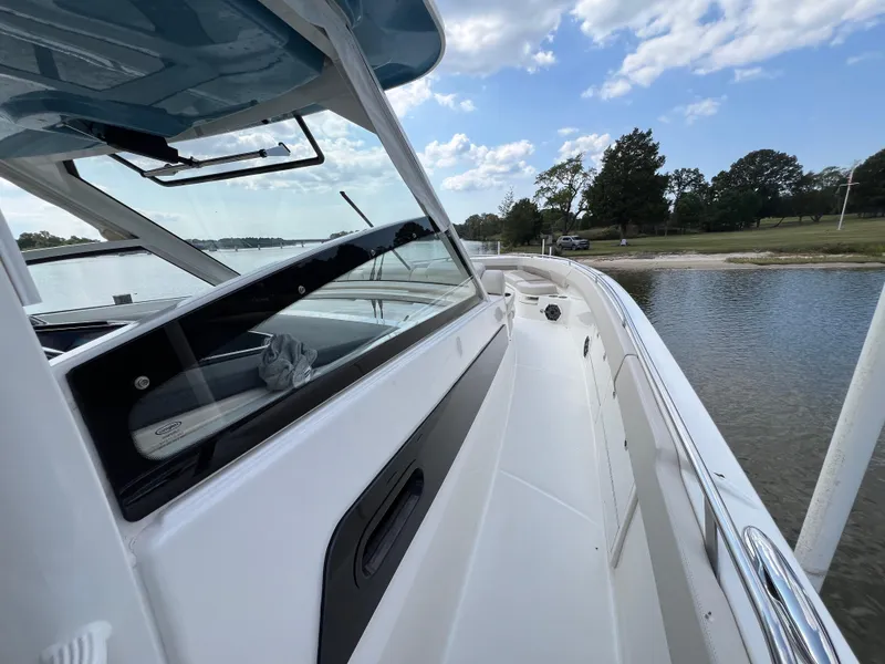 Slide: The Image of Boston Whaler 420 Outrage 2023 - 12