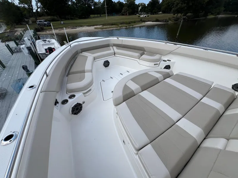 Slide: The Image of Boston Whaler 420 Outrage 2023 - 15
