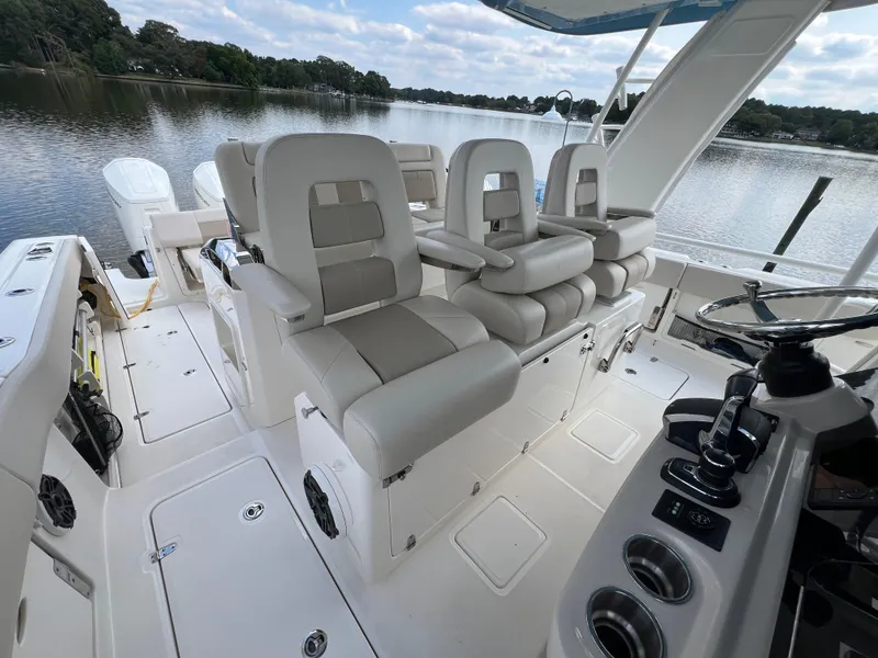 Slide: The Image of Boston Whaler 420 Outrage 2023 - 16