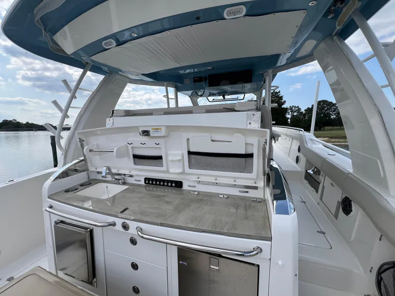 Slide: The Image of Boston Whaler 420 Outrage 2023 - 19