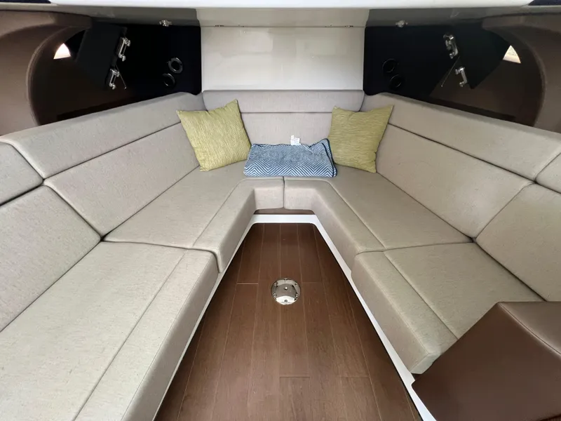 Slide: The Image of Boston Whaler 420 Outrage 2023 - 22