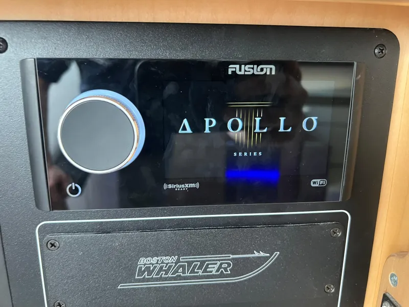 Slide: The Image of Boston Whaler 420 Outrage 2023 - 28