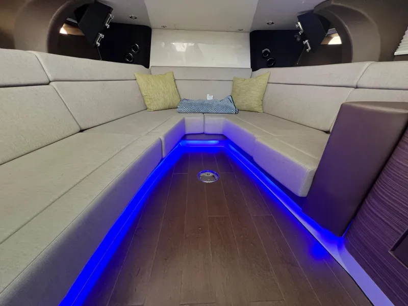 Slide: The Image of Boston Whaler 420 Outrage 2023 - 29