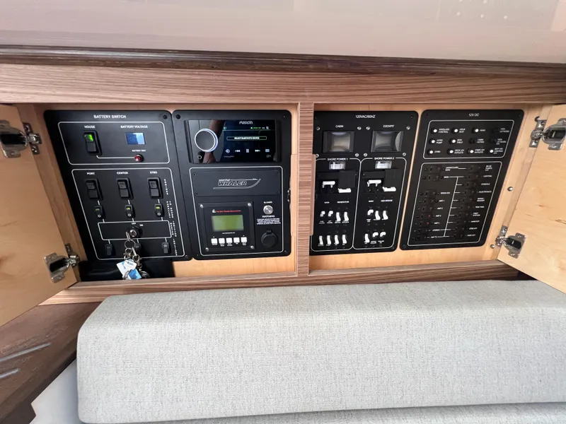 Slide: The Image of Boston Whaler 420 Outrage 2023 - 30