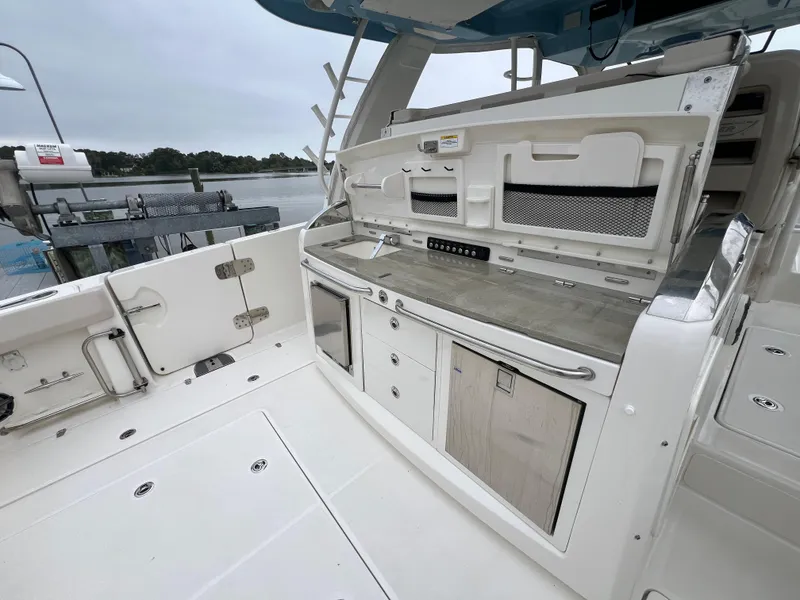 Slide: The Image of Boston Whaler 420 Outrage 2023 - 43