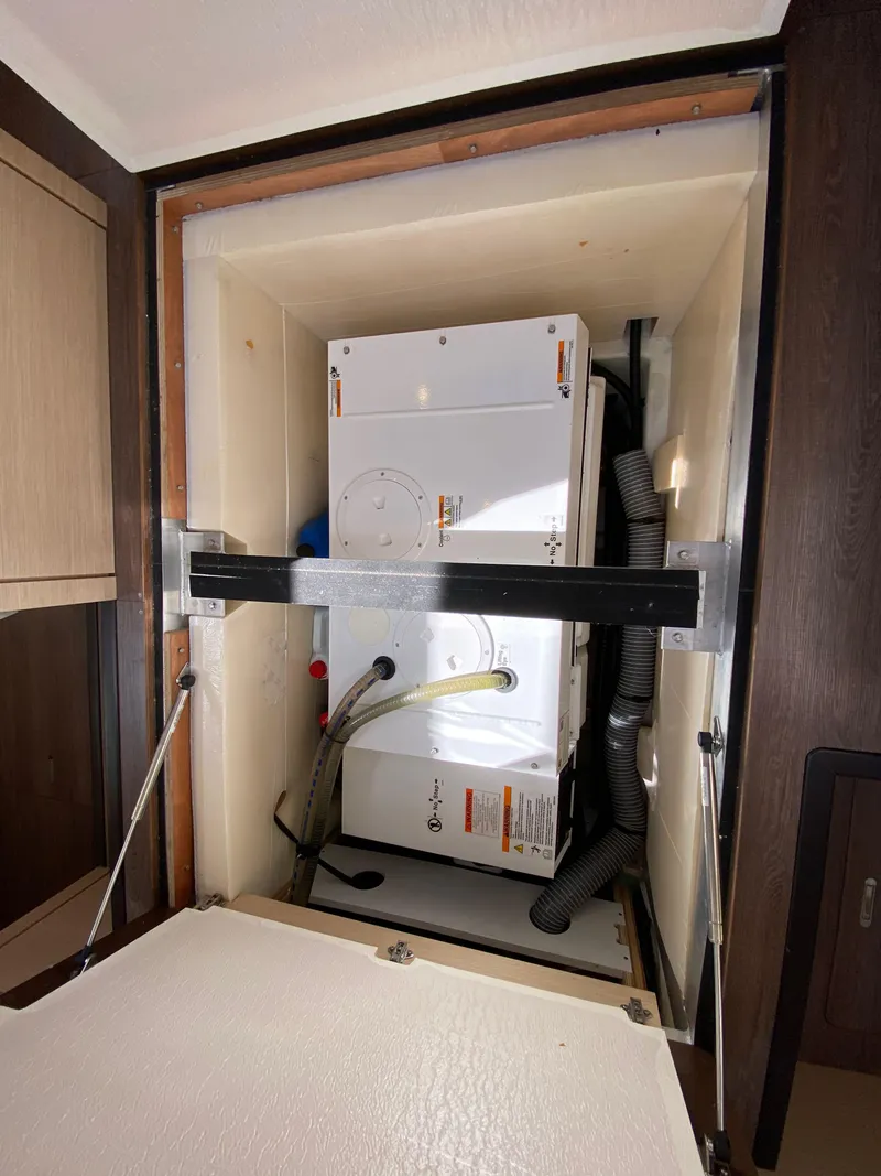 Slide: The Image of Jeanneau 64 2019 - 116