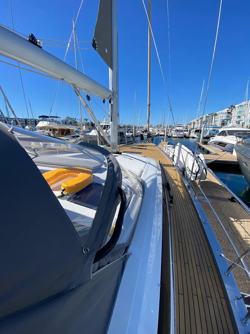Slide: The Image of Jeanneau 64 2019 - 21