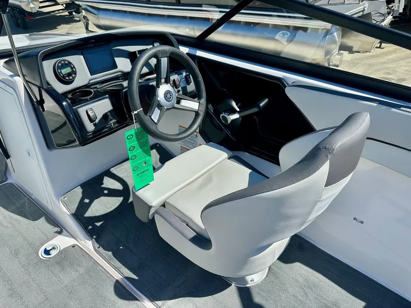 Slide: The Image of Yamaha SX190 2025 - 10