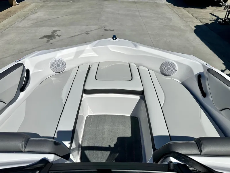 Slide: The Image of Yamaha SX190 2025 - 11