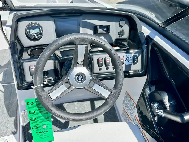 Slide: The Image of Yamaha SX190 2025 - 5