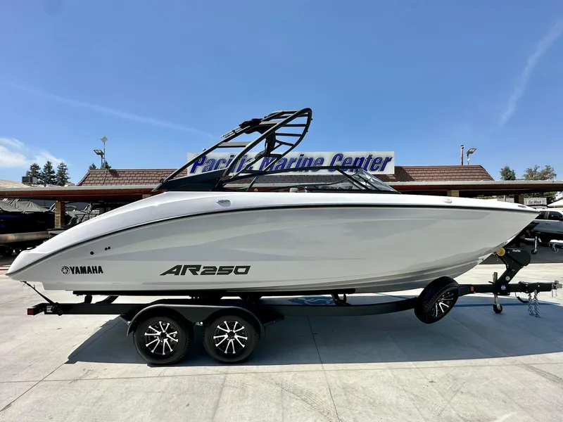 The Image of Yamaha AR250 w/ Twin 1.8L High output motors! 2025 - 1