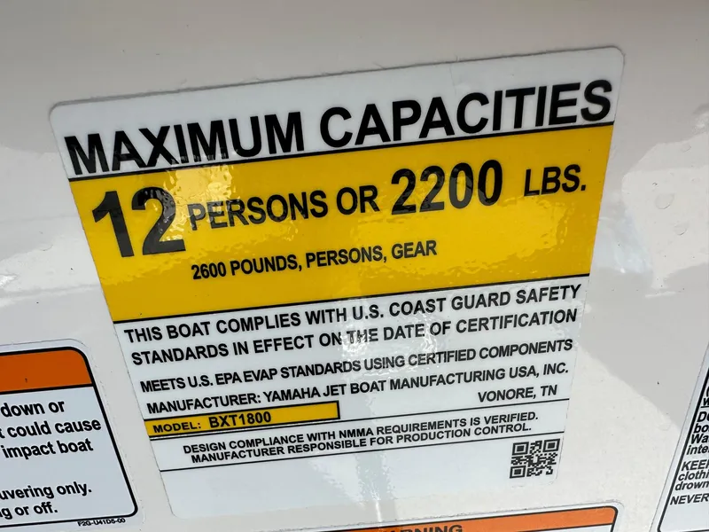 Slide: The Image of Yamaha AR250 w/ Twin 1.8L High output motors! 2025 - 10