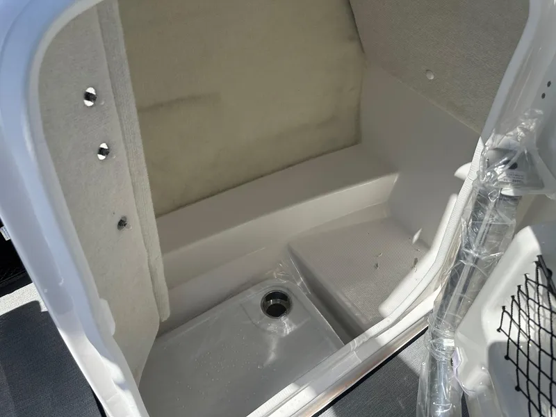 Slide: The Image of Yamaha AR250 w/ Twin 1.8L High output motors! 2025 - 13