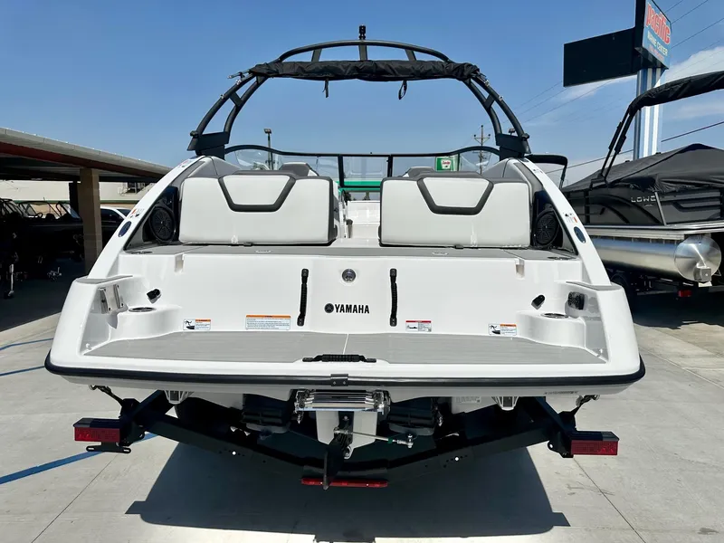 Slide: The Image of Yamaha AR250 w/ Twin 1.8L High output motors! 2025 - 2