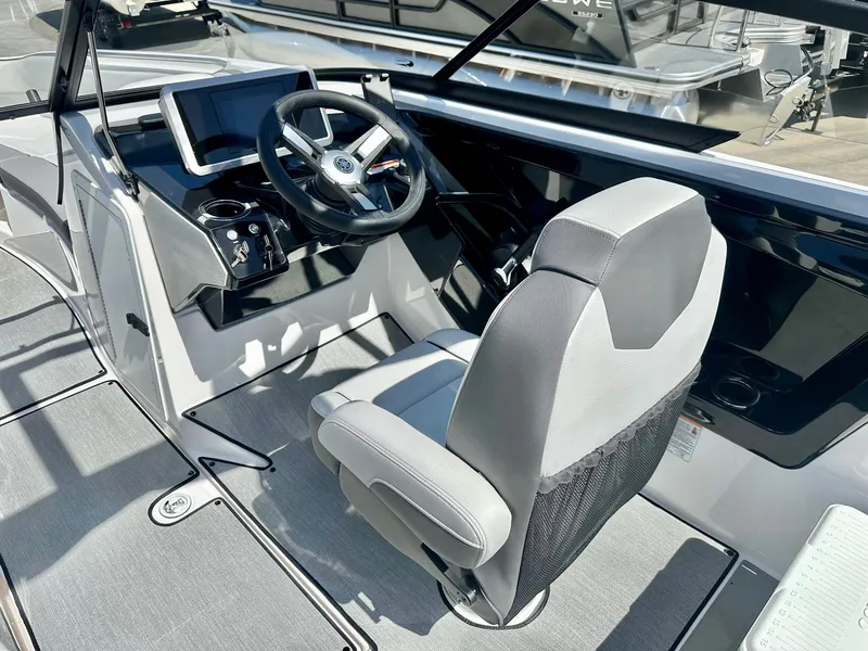 Slide: The Image of Yamaha AR250 w/ Twin 1.8L High output motors! 2025 - 3