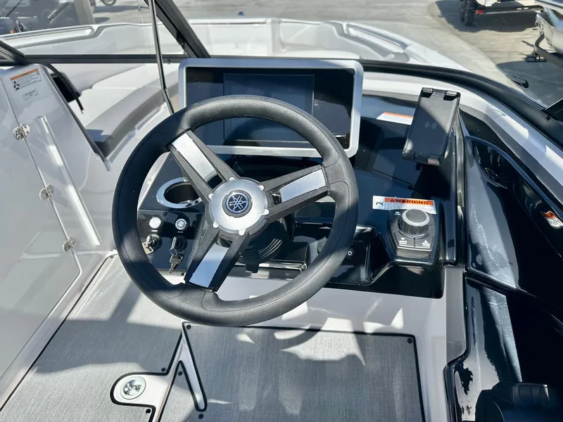 Slide: The Image of Yamaha AR250 w/ Twin 1.8L High output motors! 2025 - 4