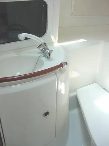 Slide: The Image of Head Vanity Super Clean - 16