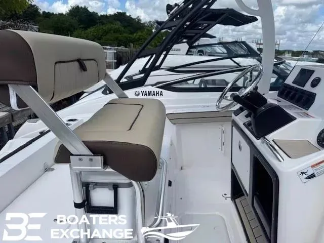 Slide: The Image of Yamaha 190 FSH Sport 2025 - 4