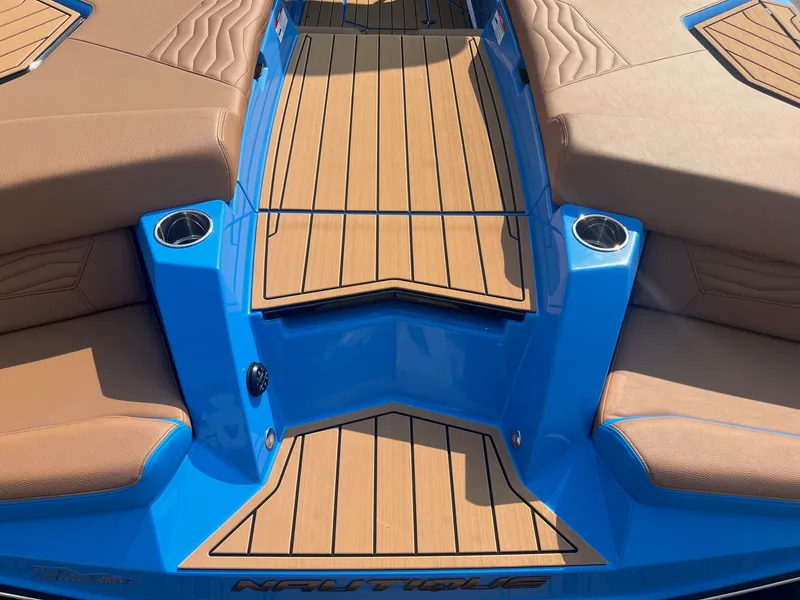 Slide: The Image of Nautique G25 2026 - 13