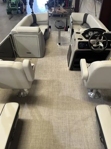 Slide: The Image of G3 Suncatcher Select 20RC W/Yamaha 70 2025 - 17