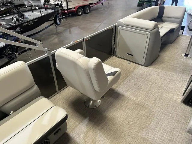 Slide: The Image of G3 Suncatcher Select 20RC W/Yamaha 70 2025 - 19