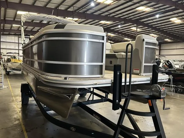 Slide: The Image of G3 Suncatcher Select 20RC W/Yamaha 70 2025 - 4