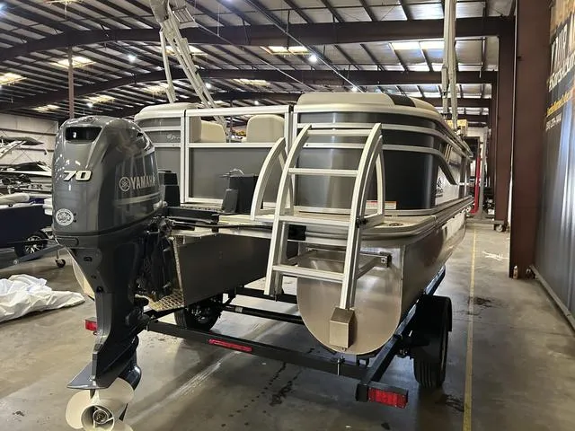 Slide: The Image of G3 Suncatcher Select 20RC W/Yamaha 70 2025 - 6