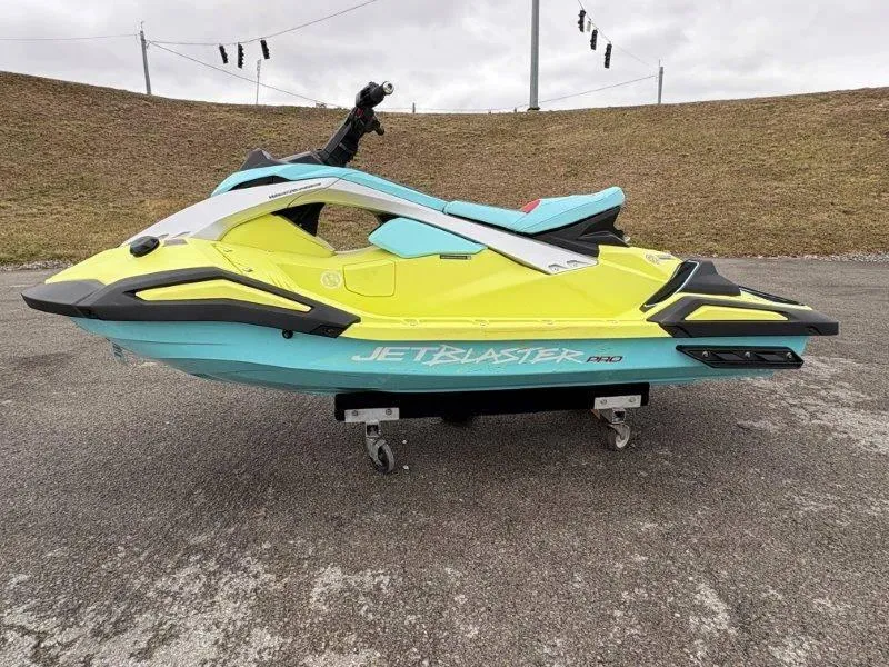Slide: The Image of Yamaha Waverunner Jet Blaster PRO 2UP 2025 - 3