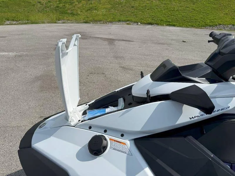 Slide: The Image of Yamaha Jet Blaster LTD 2025 - 35