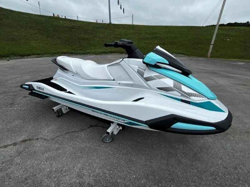 Slide: The Image of Yamaha Waverunner VX 2025 - 15