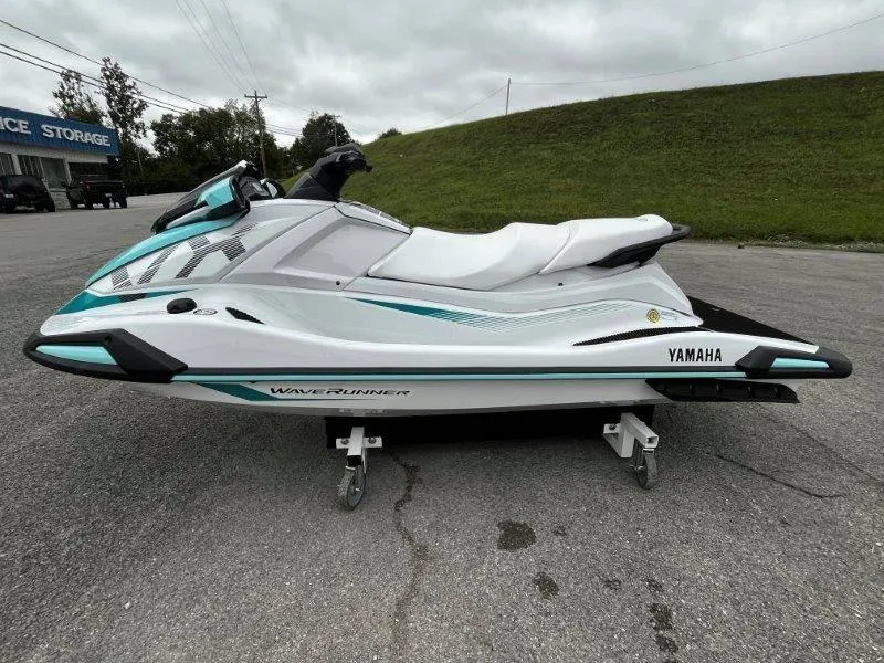 Slide: The Image of Yamaha Waverunner VX 2025 - 3