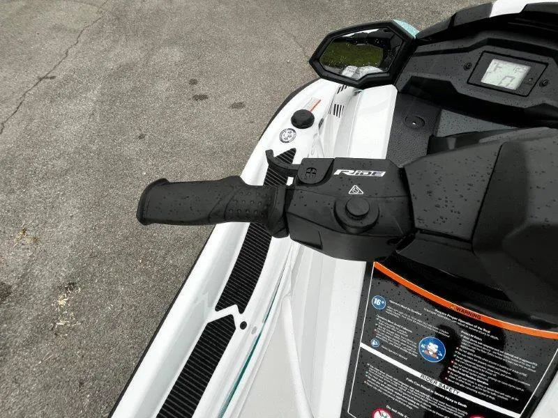 Slide: The Image of Yamaha Waverunner VX 2025 - 31