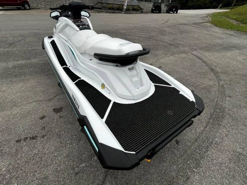 Slide: The Image of Yamaha Waverunner VX 2025 - 4