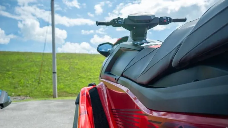 Slide: The Image of Yamaha WAVERUNNER VX DELUXE 2025 - 13