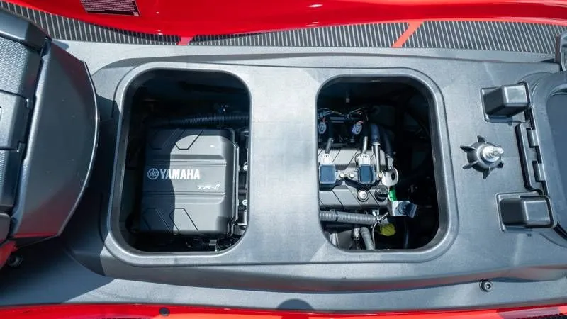 Slide: The Image of Yamaha WAVERUNNER VX DELUXE 2025 - 18