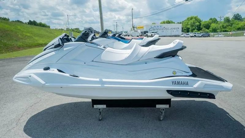 Slide: The Image of Yamaha Waverunner VX Cruiser 2025 - 15