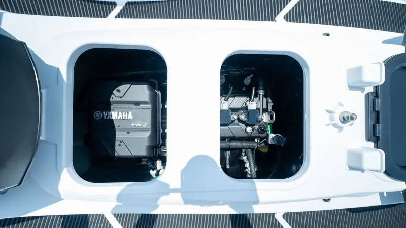 Slide: The Image of Yamaha Waverunner VX Cruiser 2025 - 16