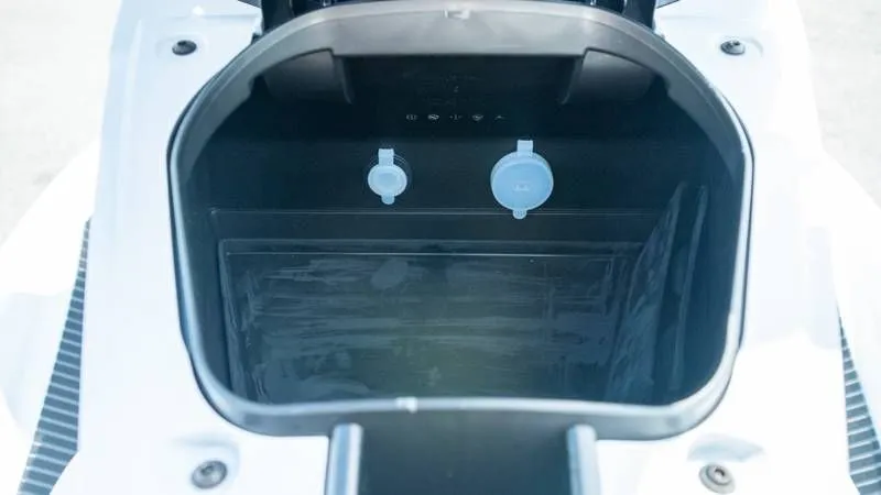 Slide: The Image of Yamaha Waverunner VX Cruiser 2025 - 6