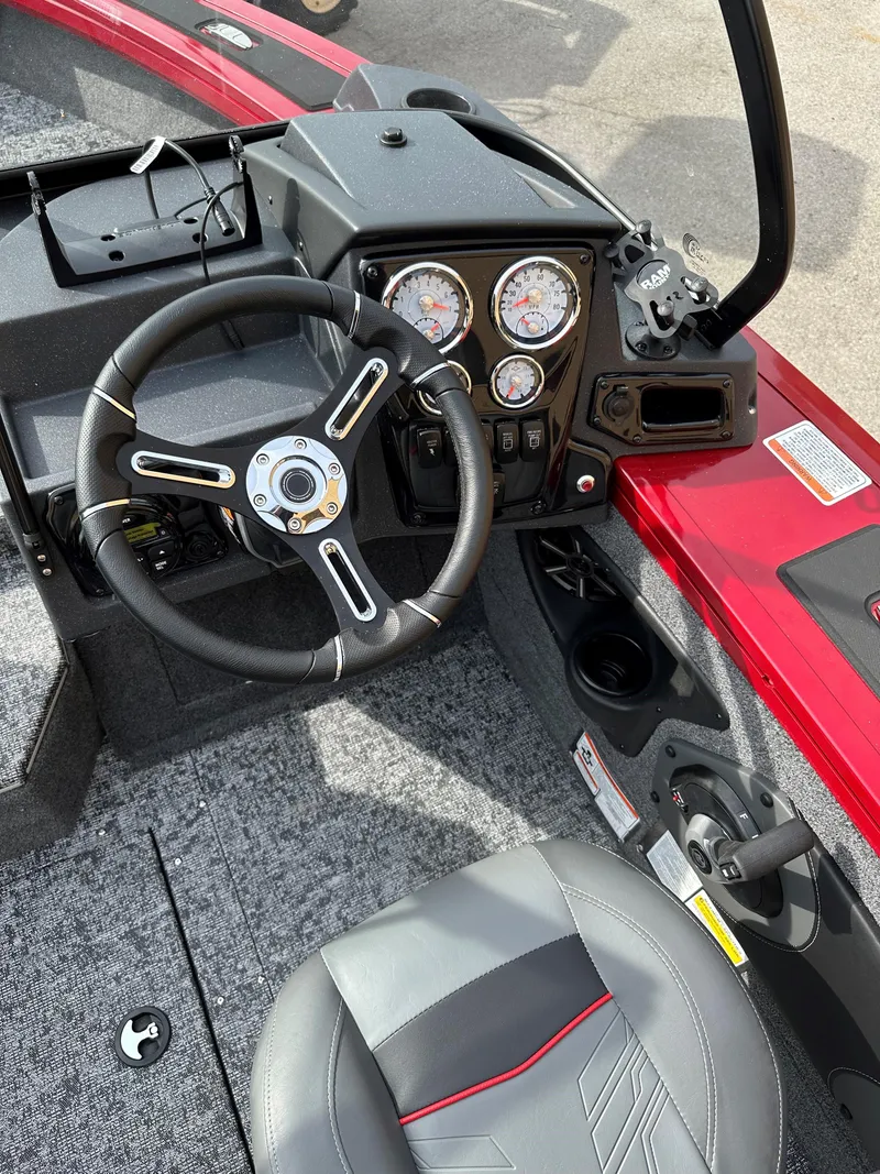 Slide: The Image of Tracker Targa V-18 Combo 2025 - 68