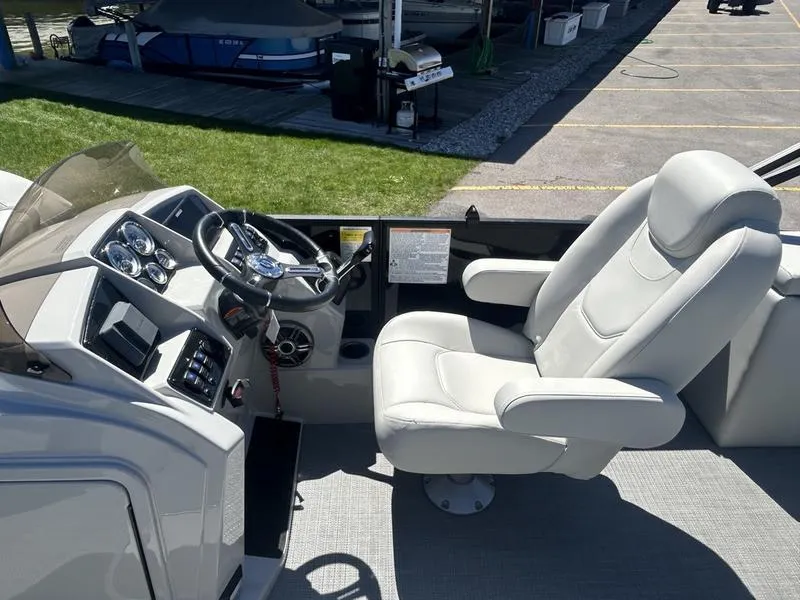 Slide: The Image of Sylvan Mirage X1 CLZ D 2024 - 12