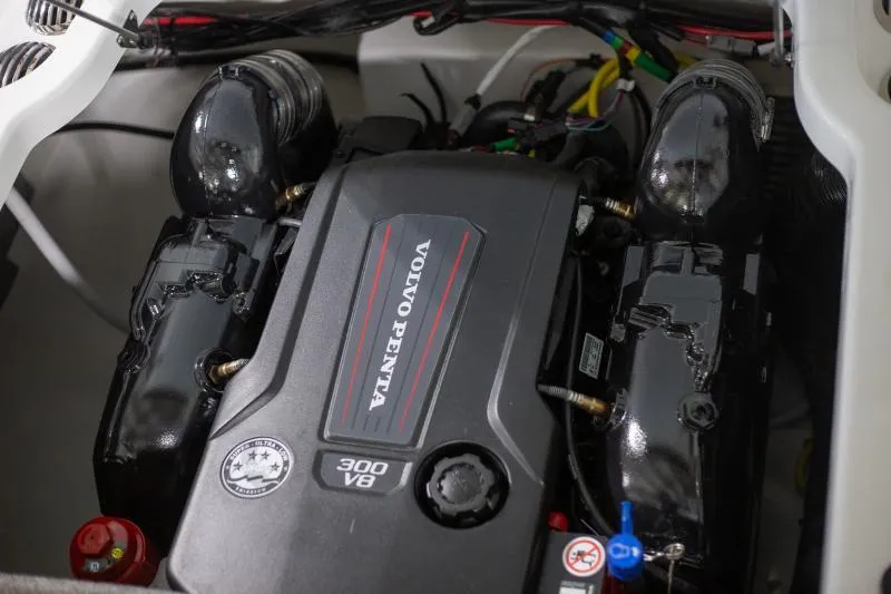 Slide: The Image of Volvo Penta engine in 2025 Four Winns H4 boat, showcasing 300 V8 power. - 6