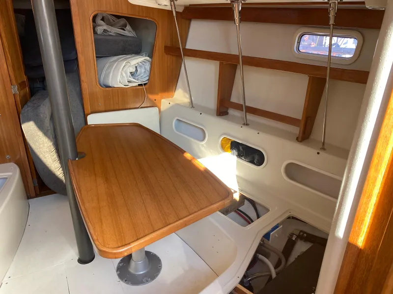 Slide: The Image of Catalina 320 1993 - 16