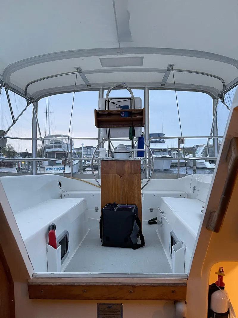 Slide: The Image of Catalina 320 1993 - 3