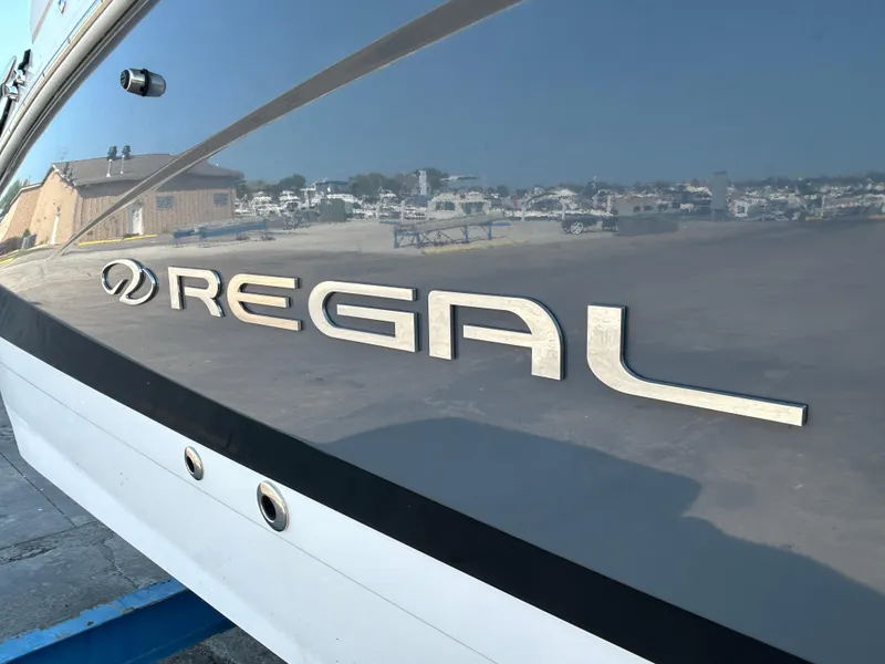 Slide: The Image of Regal Boats Logo - 10