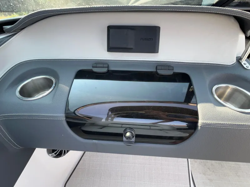 Slide: The Image of Glove compartment - 28